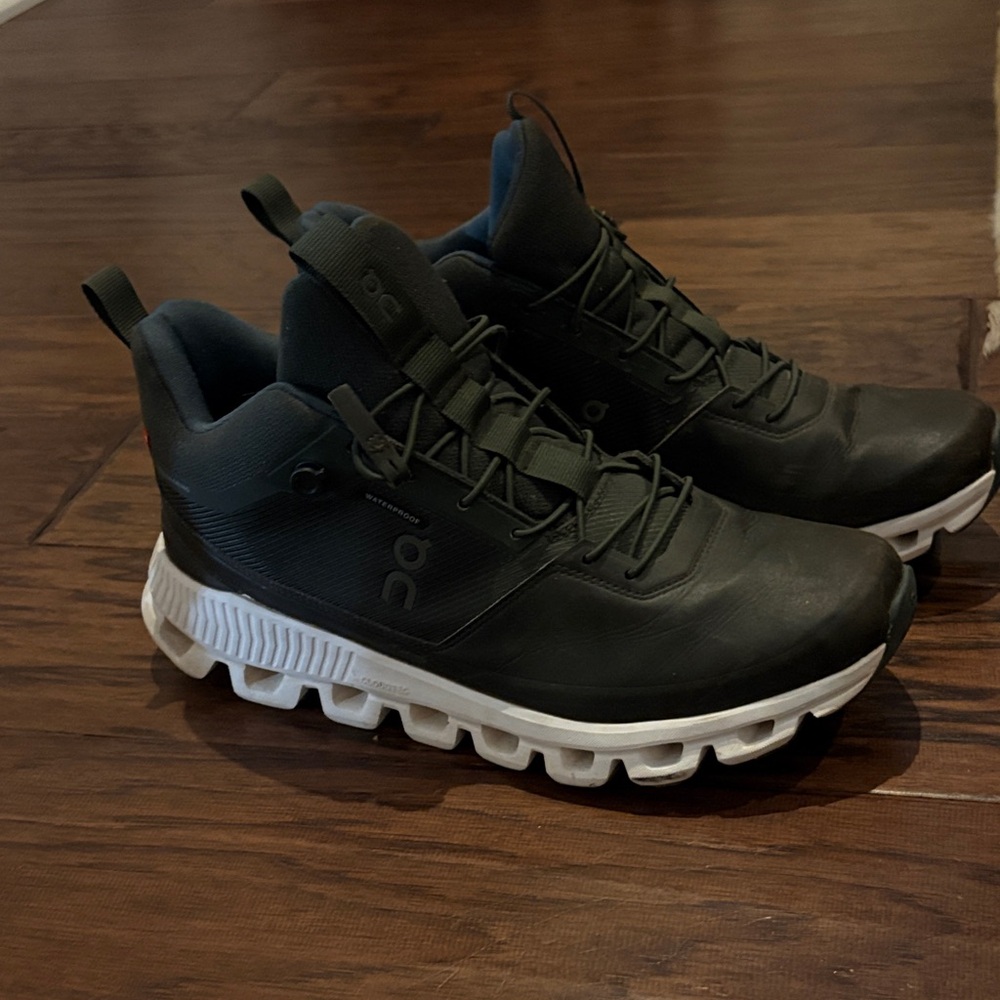 On Cloud Hiking Shoe W9